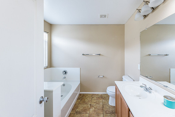 11014 W Elm St-3577