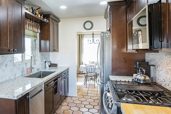 3750 W Marshall Ave-7147