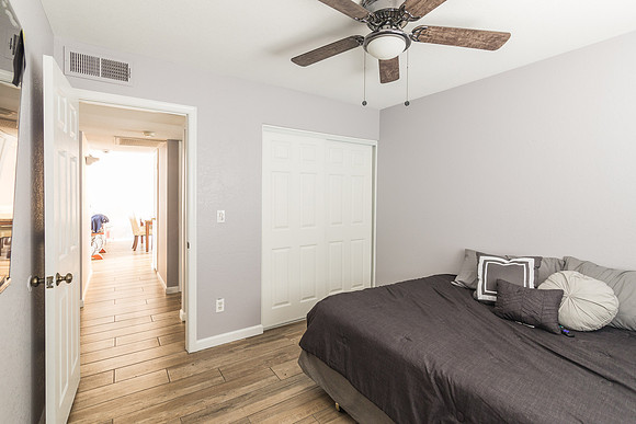 1642 W Chilton st-22