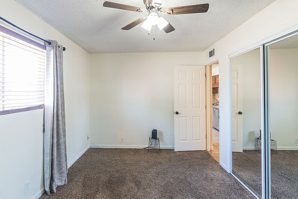 315 E 9th St-18