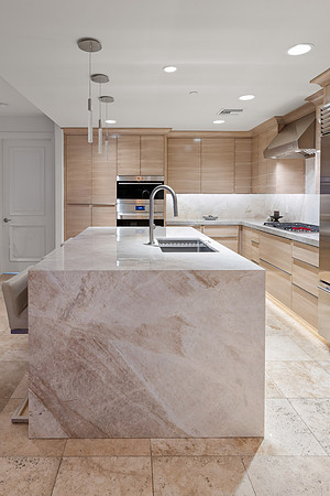 7175 E Camelback Rd 802-0865