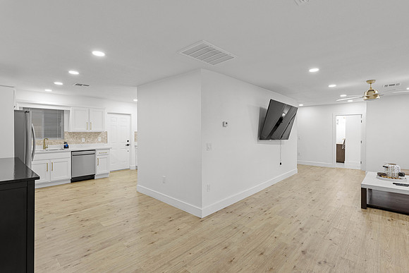 701 W Windsor-1290