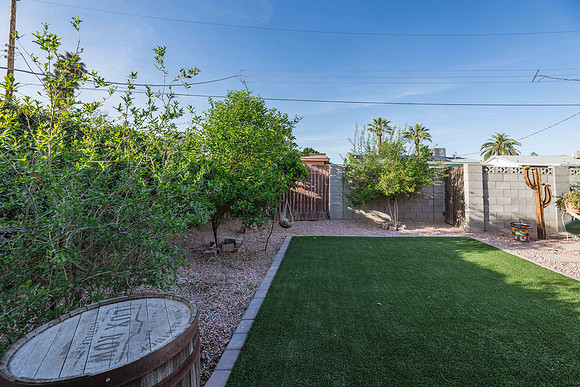 4118 W Orangewood Ave-1822