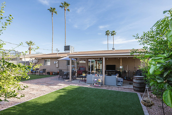 4118 W Orangewood Ave-