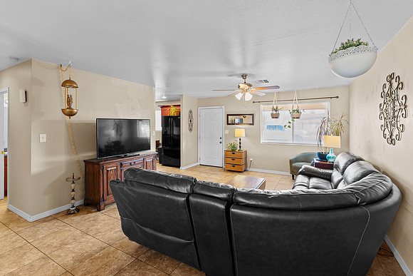 4118 W Orangewood Ave-1740