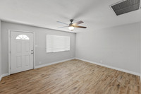 438 E Pierce St -7023
