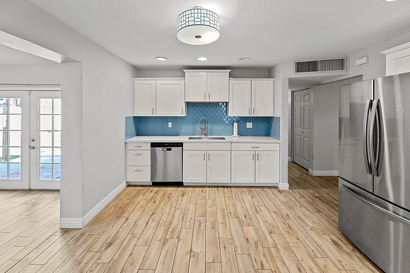 438 E Pierce St -7035