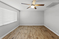438 E Pierce St -7026