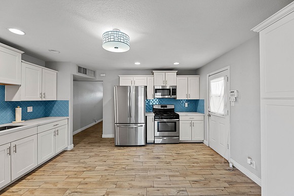 438 E Pierce St -7041
