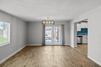 438 E Pierce St -7056