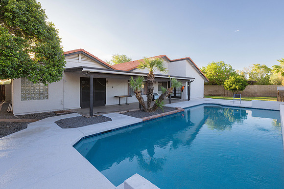1457 N Hobson-9165