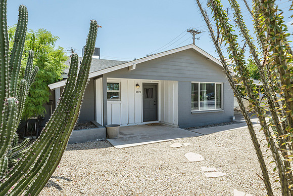 1421 N Sunset-0093-2