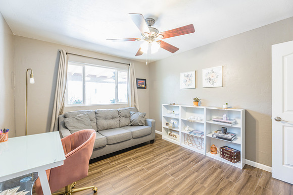 1421 N Sunset-0102