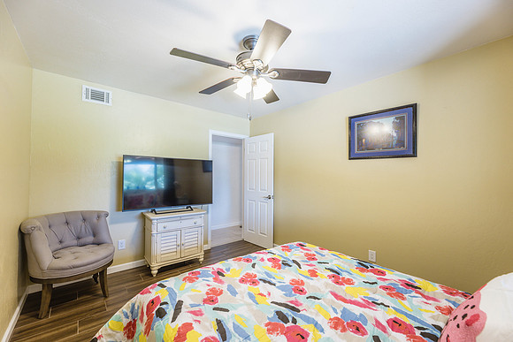 1421 N Sunset-0109