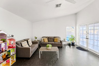 1457 N Hobson-9110