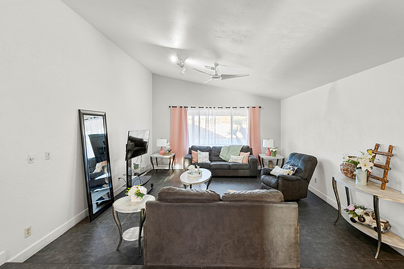 1457 N Hobson-9062