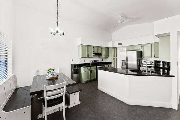 1457 N Hobson-9113