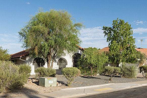 1457 N Hobson-9047