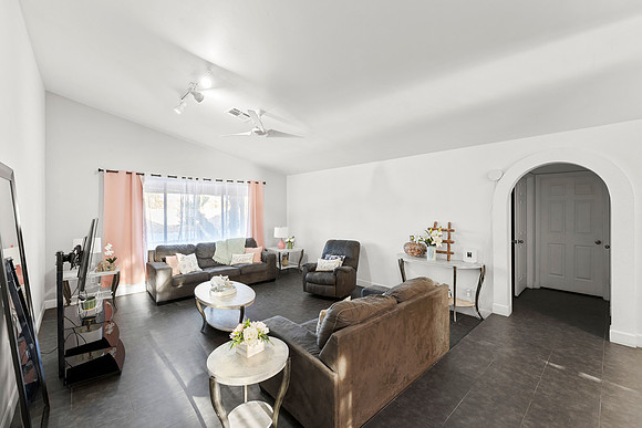 1457 N Hobson-9137