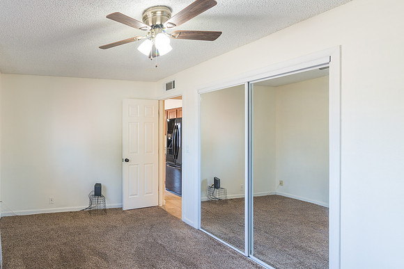 315 E 9th St-17