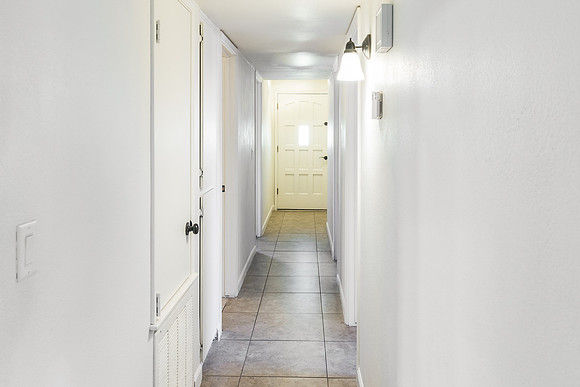 315 E 9th St-19