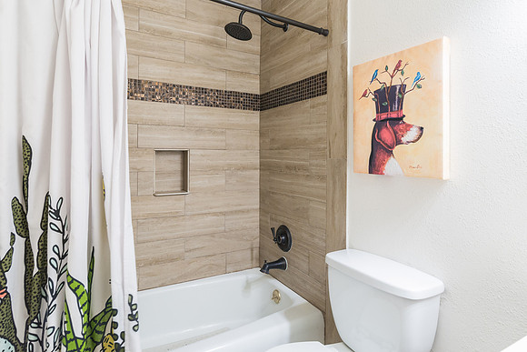 315 E 9th St-21