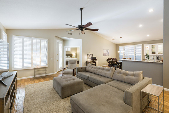 1147 E Temple Ct-0844
