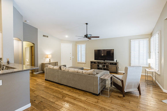 1147 E Temple Ct-0851