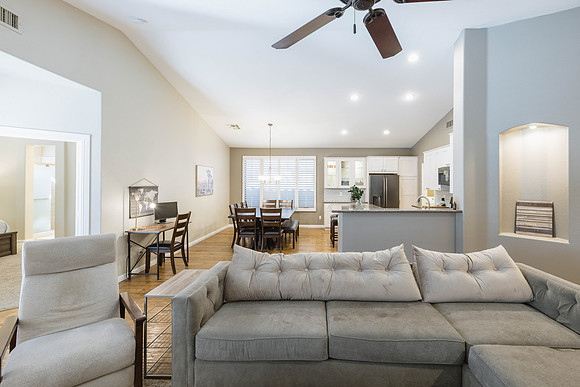 1147 E Temple Ct-0848