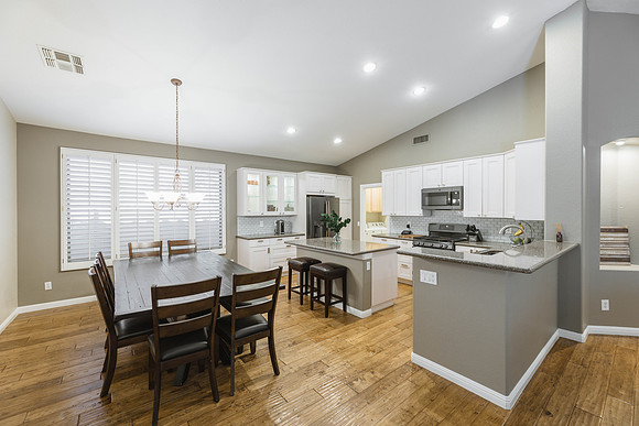 1147 E Temple Ct-0855