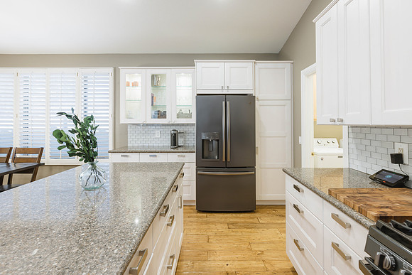 1147 E Temple Ct-0860