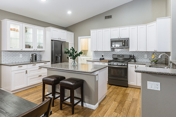 1147 E Temple Ct-0862