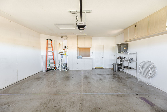 1147 E Temple Ct-0866