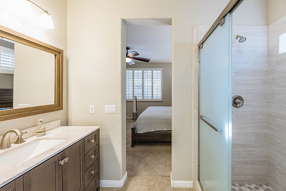 1147 E Temple Ct-0875