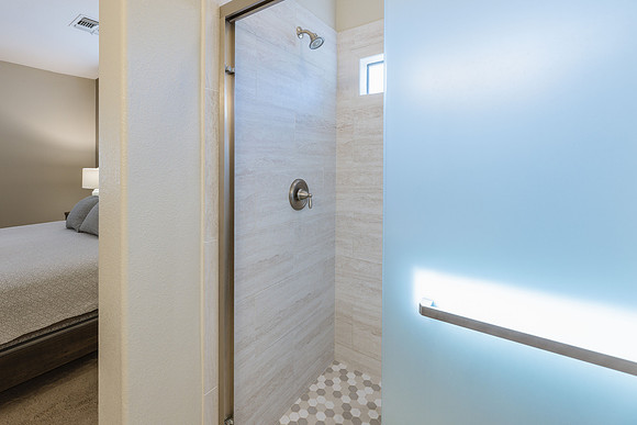 1147 E Temple Ct-0876