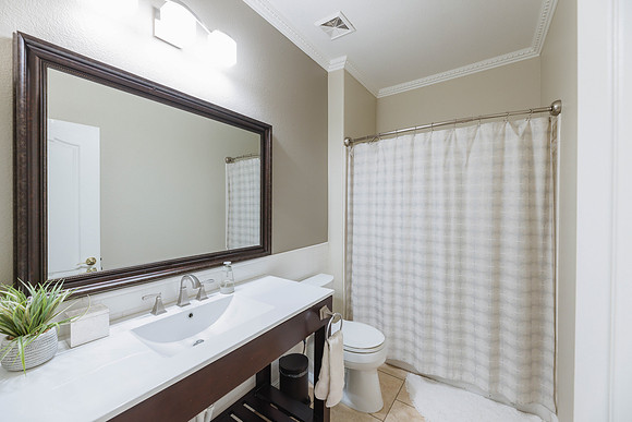 1147 E Temple Ct-0880