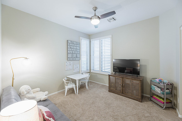 1147 E Temple Ct-0886