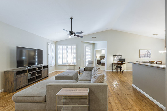 1147 E Temple Ct-0891