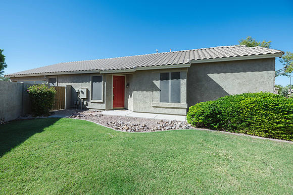 1147 E Temple Ct-0909