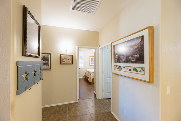 4243 E Torrey Pines Ln-2279