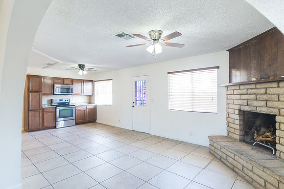 315 E 9th St-9