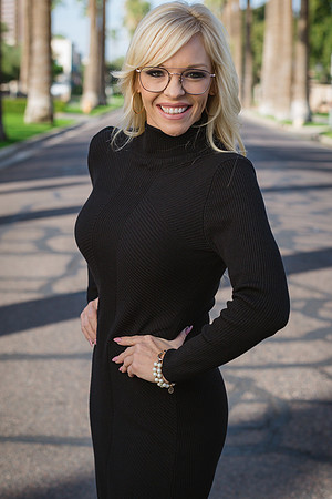 Headshots 1T0A2659-2