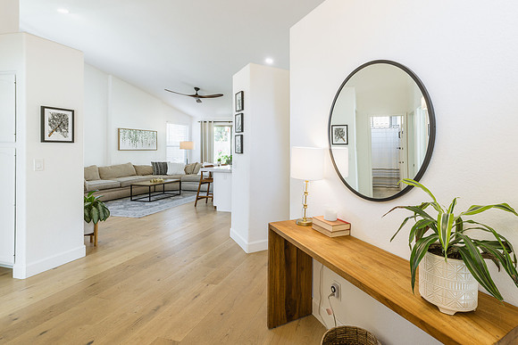 198 W Knox Rd-