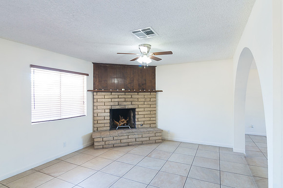 315 E 9th St-14