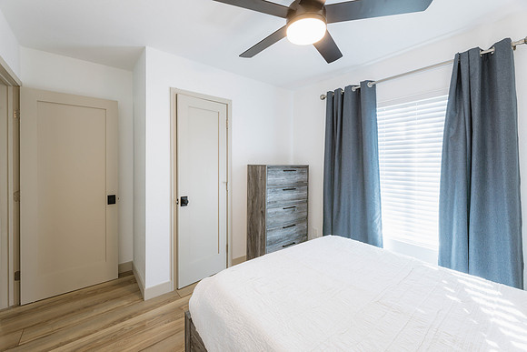 14037 N 57th St --14