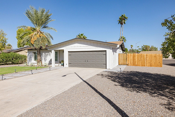 14037 N 57th St -3057