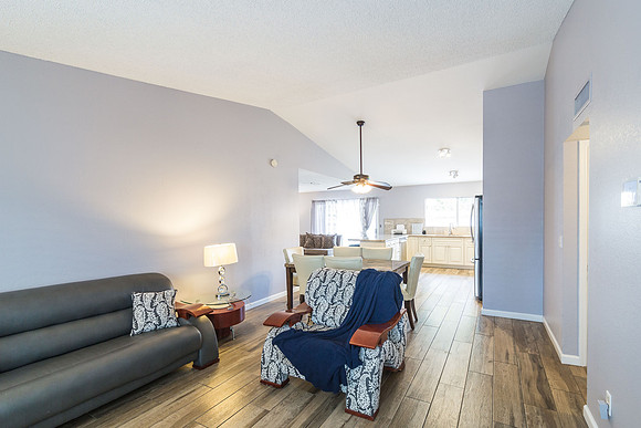 1642 W Chilton st-31