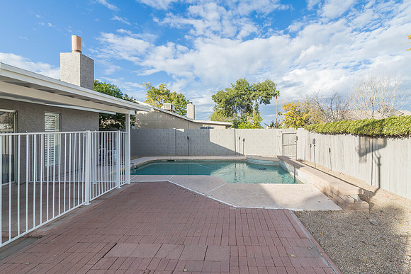 1642 W Chilton st-4