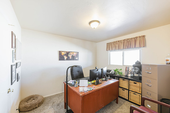 3750 W Marshall Ave-7048