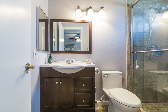 1642 W Chilton st-18